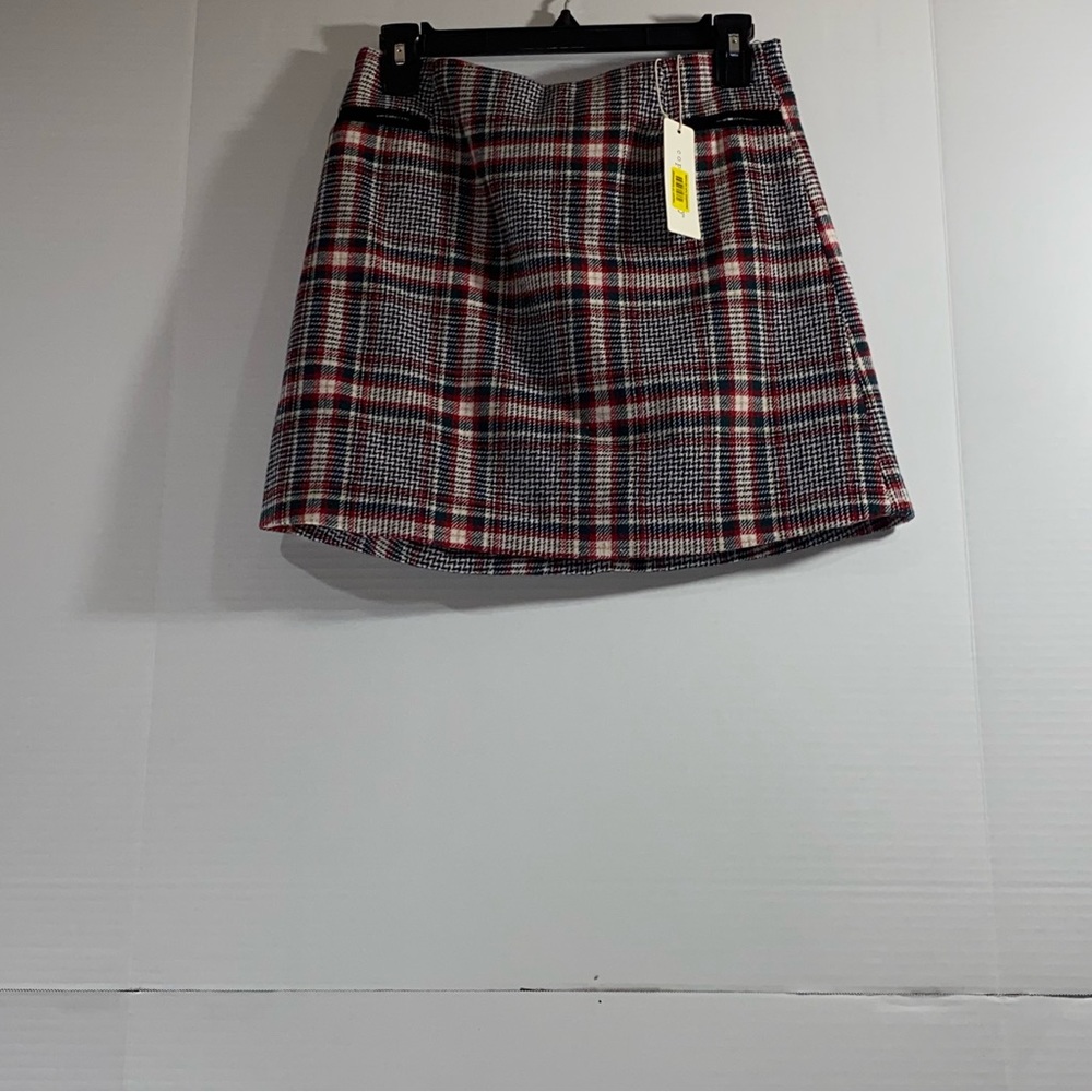 Copper Key junior girls size Small skirt. Red,green plaid print.